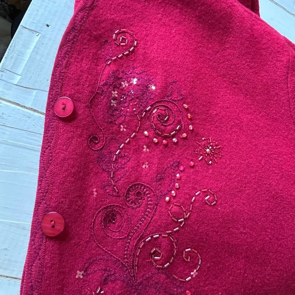 100%wool sweater with embroidery and beading on front (CRAFT) Damage back